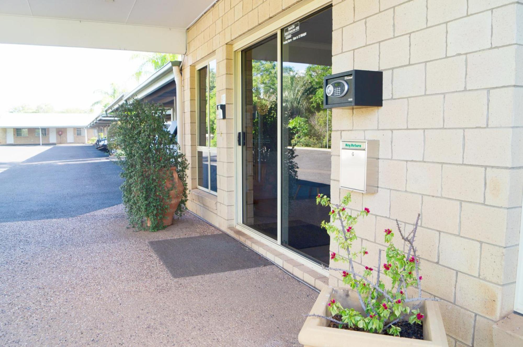 Jacaranda Country Motel Saint-George Extérieur photo